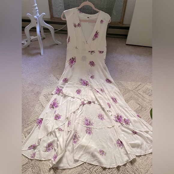 Free People, beautiful high/low dress 💜🤍 - Picture 1 of 13